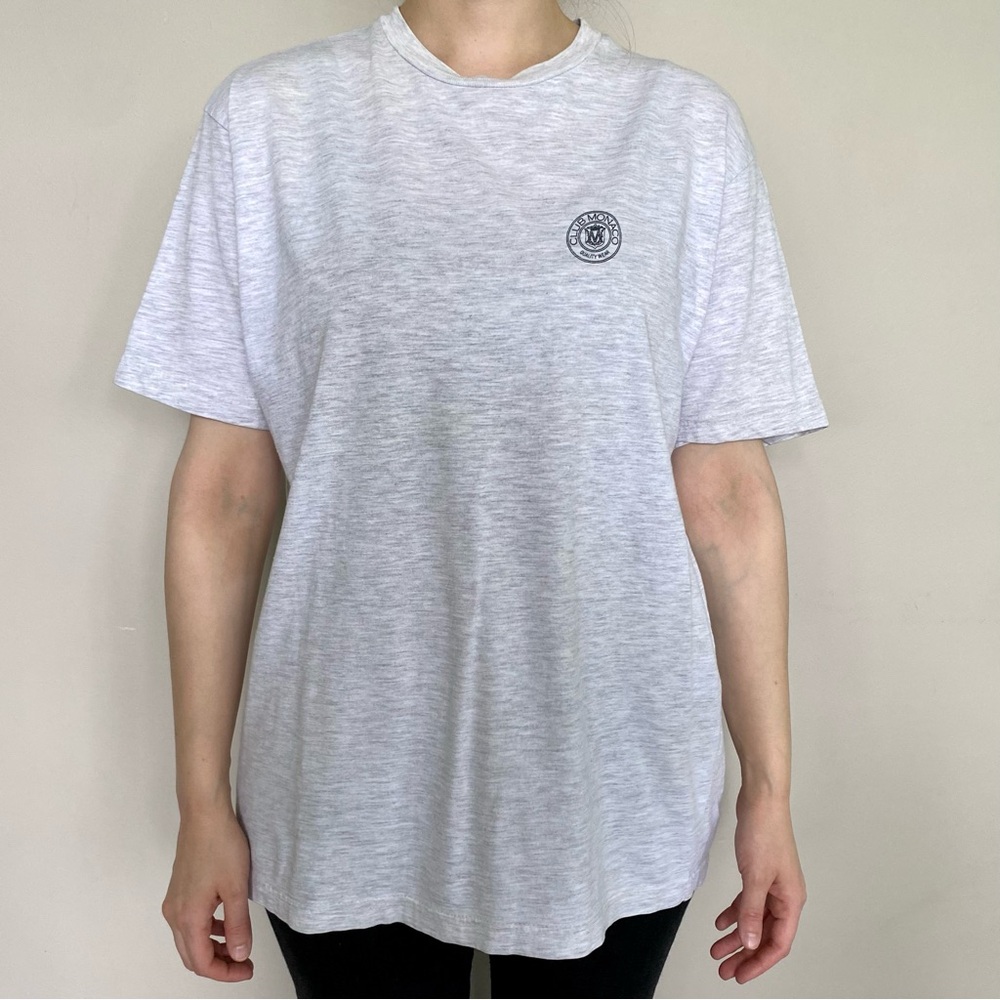 Vintage 1990’s Club Monaco heritage crest graphic t-shirt. 🩶